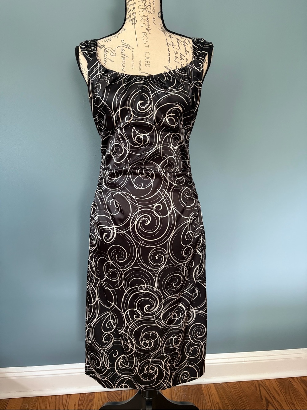 Maggy London Black & White Swirl Midi Dress